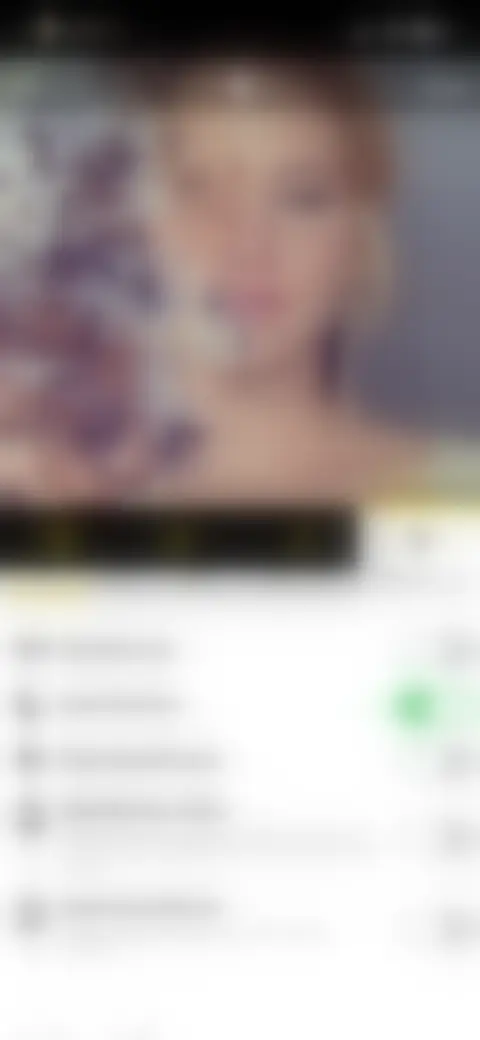 Locked screen preview